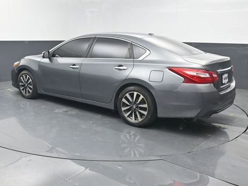 Used 2017 Nissan Altima 2.5 SL FWD image 3