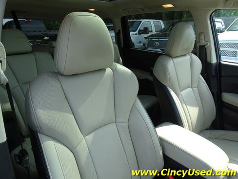 Used 2019 Subaru Ascent Limited AWD/4WD image 18