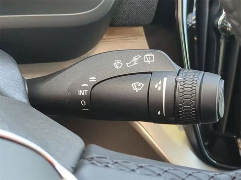 Certified 2026 Volvo XC90 B6 Plus w/ Protection Package Premier image 24