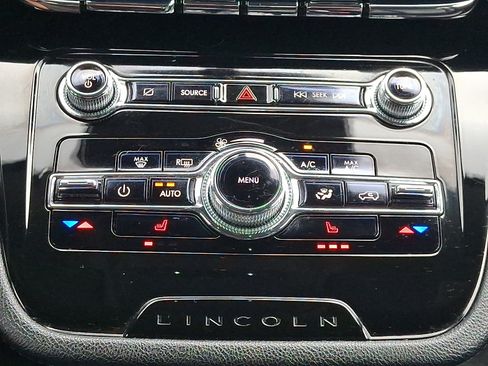 Used 2021 Lincoln Corsair AWD image 15
