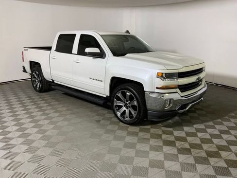 Used 2018 Chevrolet Silverado 1500 LT w/ All Star Edition AWD/4WD image 10