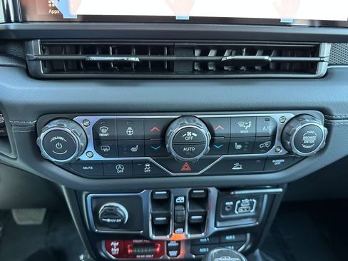 New 2026 Jeep Gladiator Mojave AWD/4WD image 25