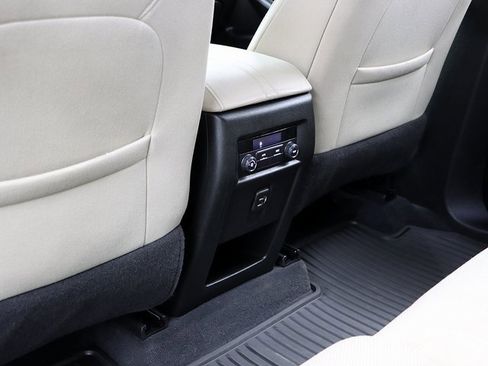 Used 2023 Chevrolet Traverse LS image 14