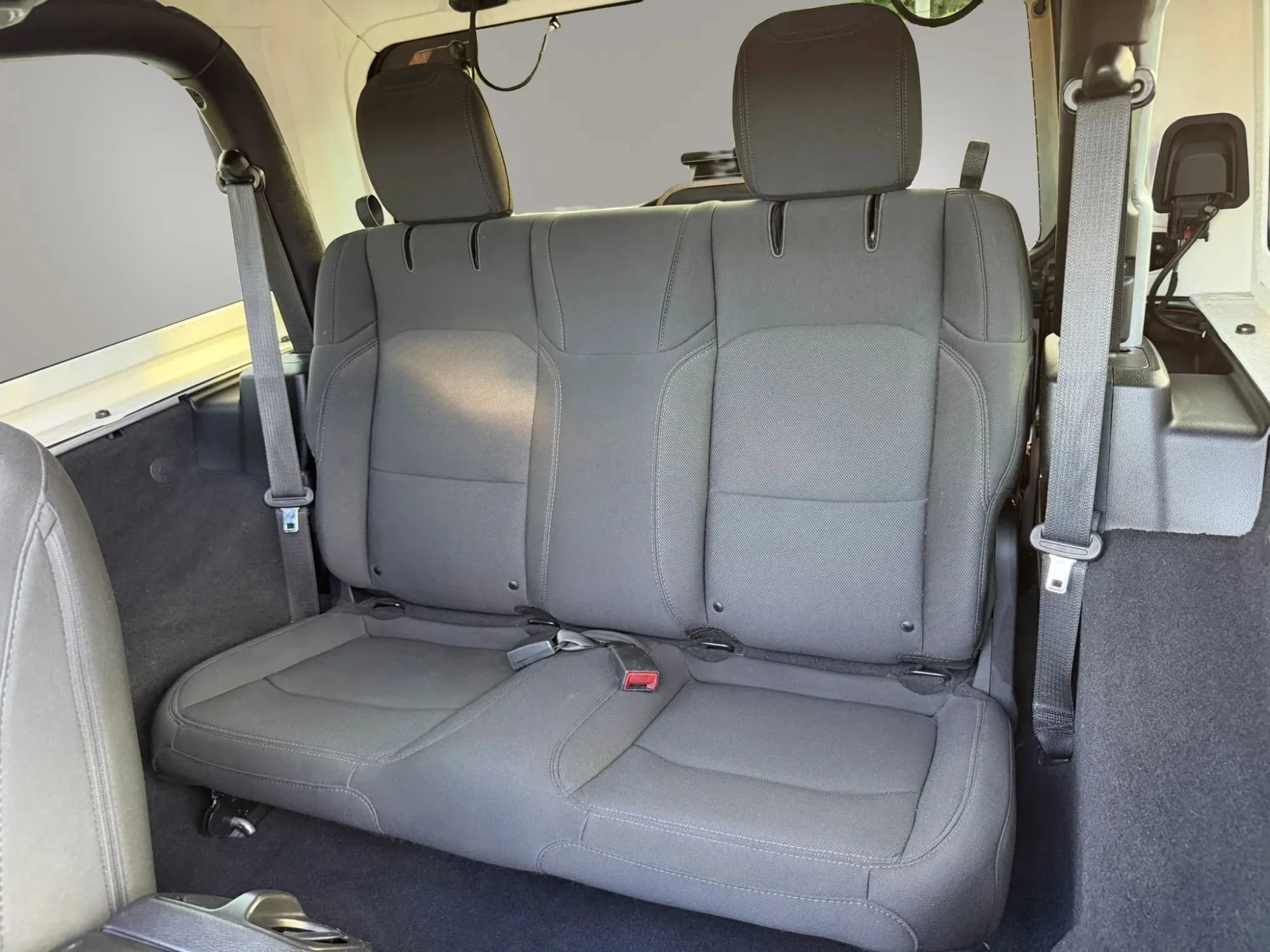Used 2019 Jeep Wrangler Sport AWD/4WD image 3