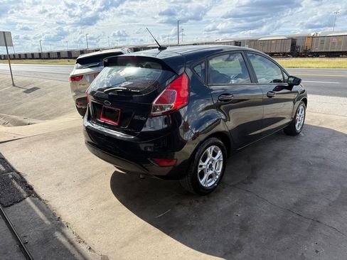 Used 2015 Ford Fiesta SE image 21