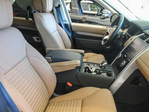 New 2026 Land Rover Discovery Limited Edition image 23