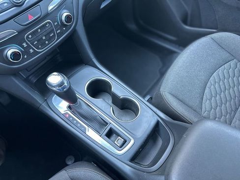 Used 2019 Chevrolet Equinox LT w/ Driver Convenience Package FWD image 21