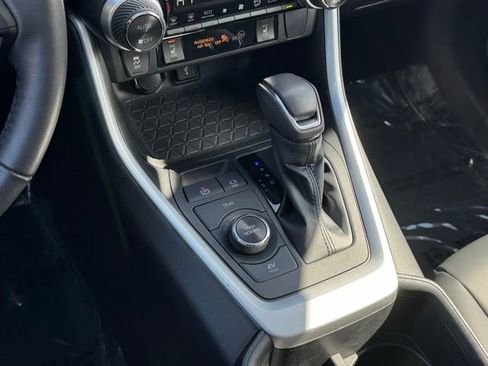 Used 2022 Toyota RAV4 XLE Premium AWD/4WD image 16