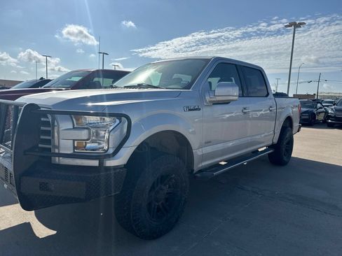 Used 2016 Ford F150 XLT w/ Equipment Group 302A Luxury AWD/4WD image 5