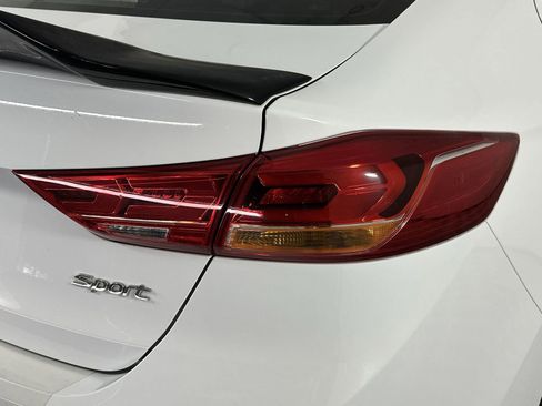 Used 2017 Hyundai Elantra Sport FWD image 26