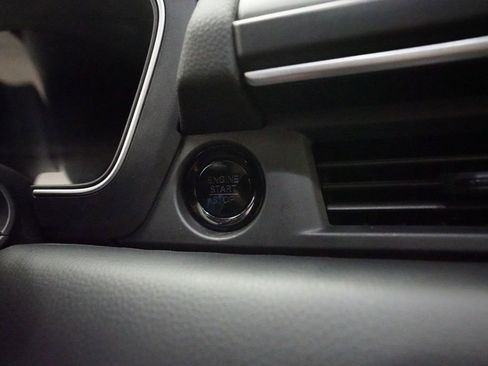 Used 2024 Honda Pilot Touring image 32