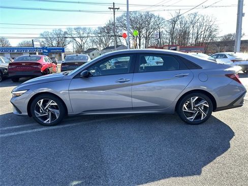 Used 2025 Hyundai Elantra Sport image 6
