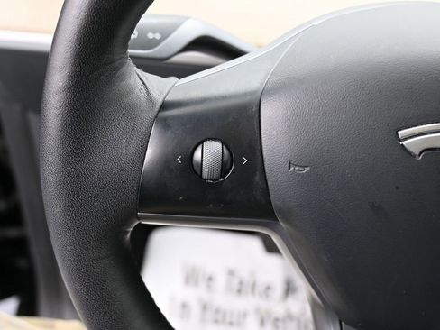 Used 2023 Tesla Model Y Long Range image 18