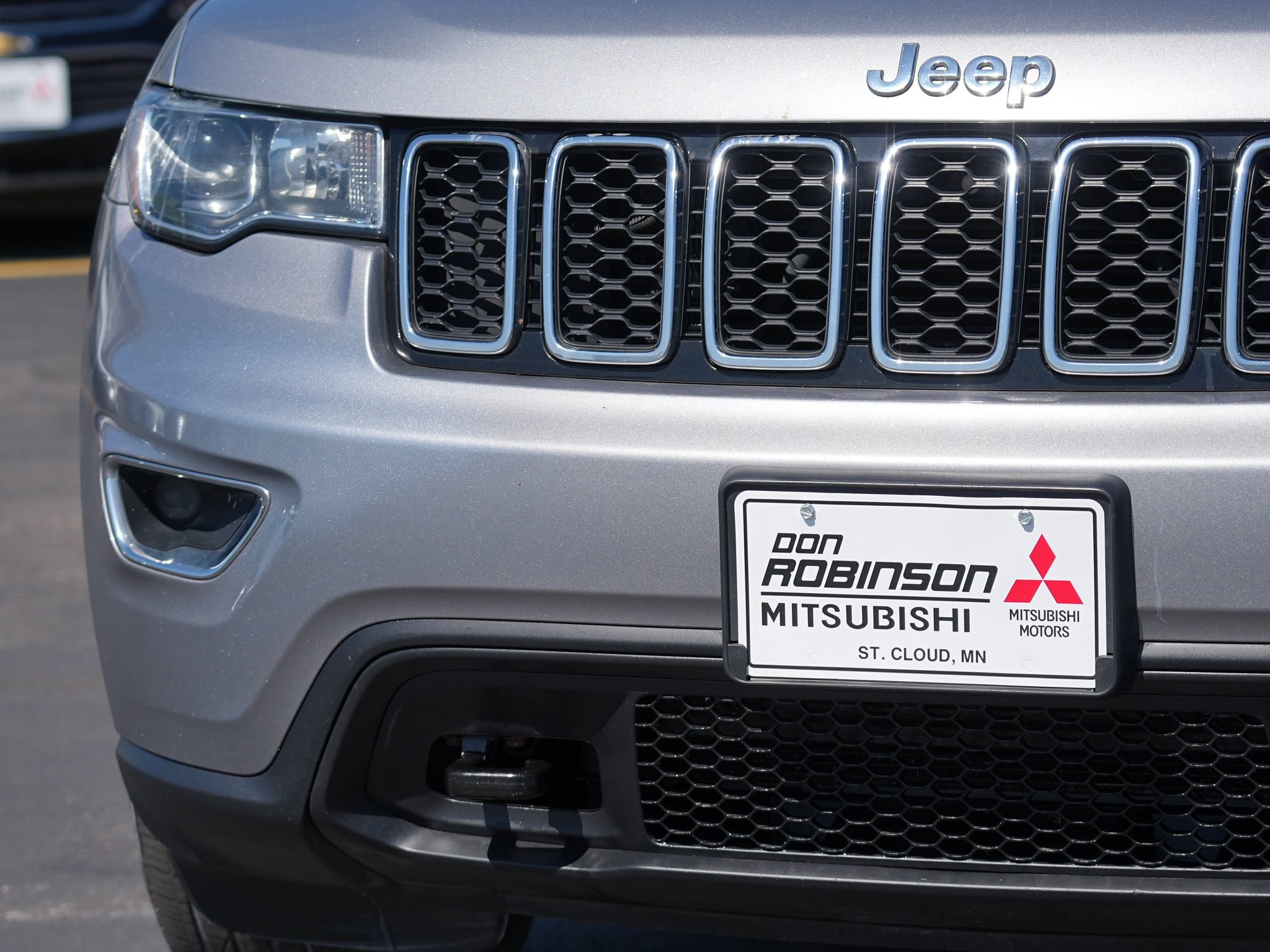 Used 2019 Jeep Grand Cherokee Laredo AWD/4WD image 10