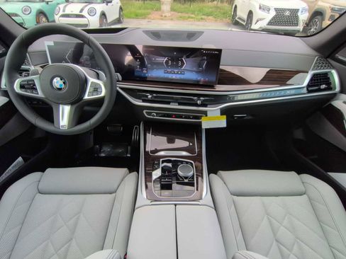 New 2026 BMW X5 xDrive40i w/ M Sport Package AWD/4WD image 16