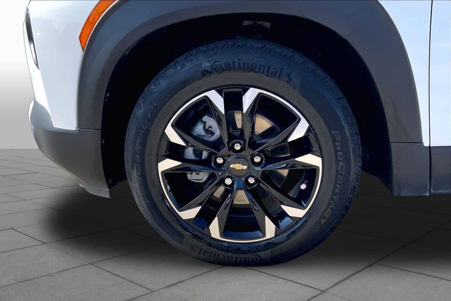 Used 2021 Chevrolet TrailBlazer LT w/ Driver Confidence Package FWD image 11