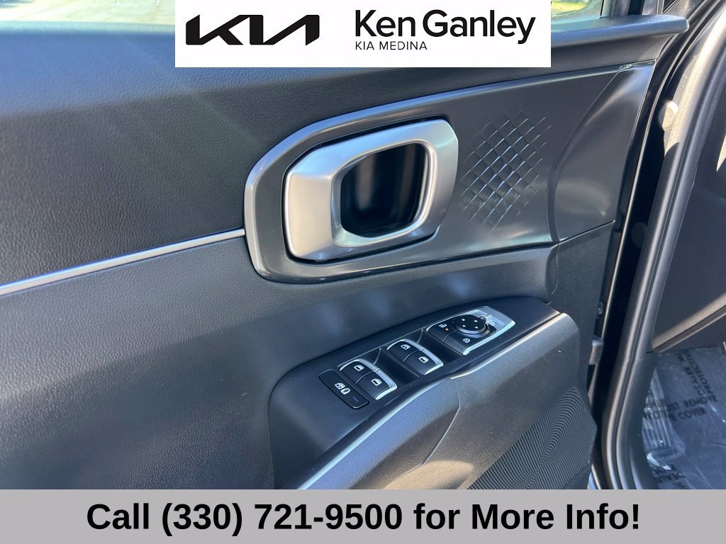 Certified 2024 Kia Sorento S w/ Panoramic Sunroof Package AWD/4WD image 25