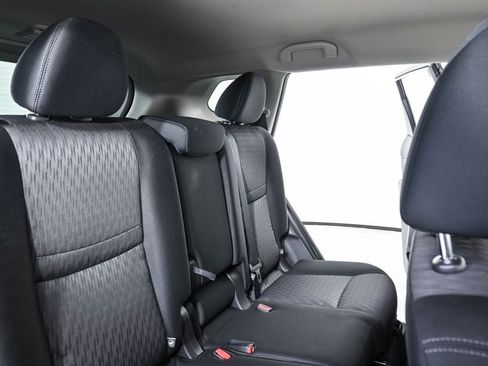 Used 2020 Nissan Rogue SV FWD image 21