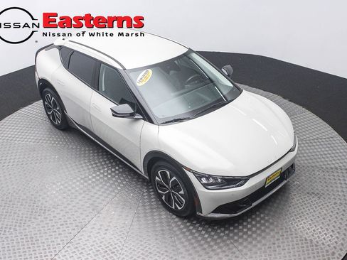 Used 2022 Kia EV6 Wind RWD image 3