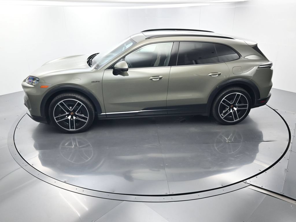 Certified 2026 Porsche Cayenne Electric AWD/4WD image 35
