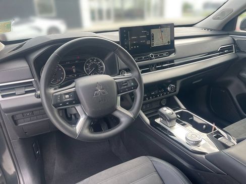 Used 2025 Mitsubishi Outlander SE AWD/4WD image 18
