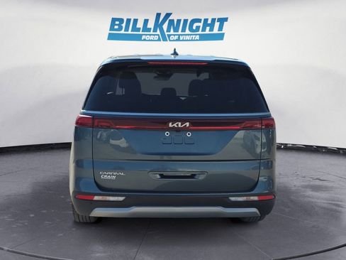 Used 2024 Kia Carnival EX FWD image 4