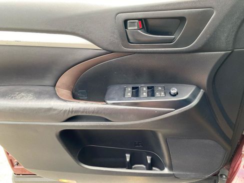 Used 2019 Toyota Highlander Plus FWD image 20