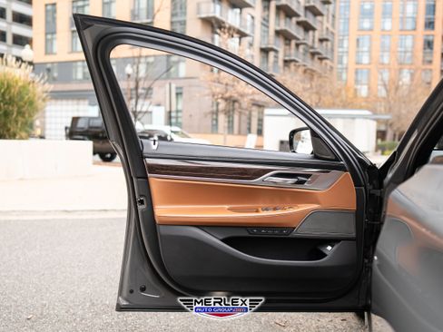 Used 2022 BMW 750i xDrive xDrive M SPORT LINE w/ Executive Package image 42