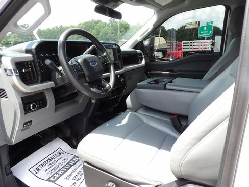 Used 2024 Ford F250 XL AWD/4WD image 16