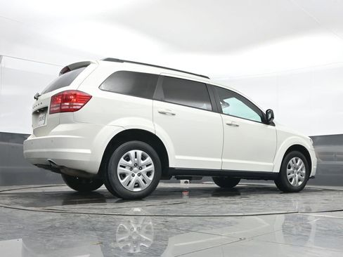 Used 2020 Dodge Journey SE FWD image 40