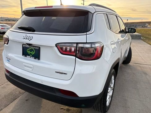 Used 2024 Jeep Compass Latitude AWD/4WD image 29