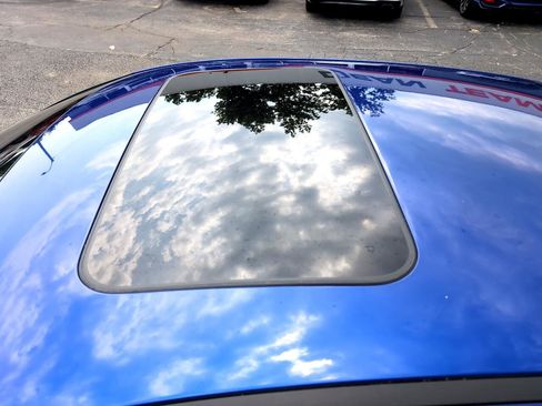 Used 2023 Hyundai Elantra Limited w/ Winter Weather Package image 14