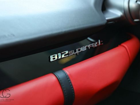 Used 2019 Ferrari 812 Superfast RWD image 33