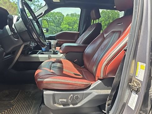 Used 2022 Ford F250 Platinum w/ FX4 Off-Road Package AWD/4WD image 2