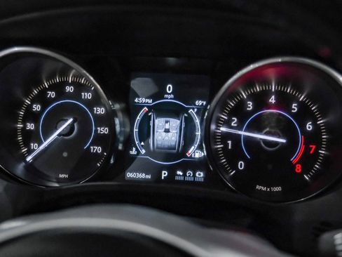 Used 2017 Jaguar F-PACE Premium image 17