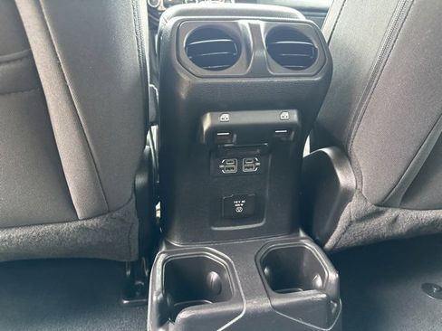 Used 2023 Jeep Gladiator Overland image 25