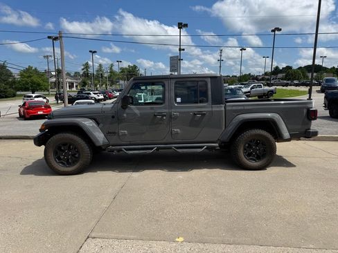 Used 2021 Jeep Gladiator Sport AWD/4WD image 9
