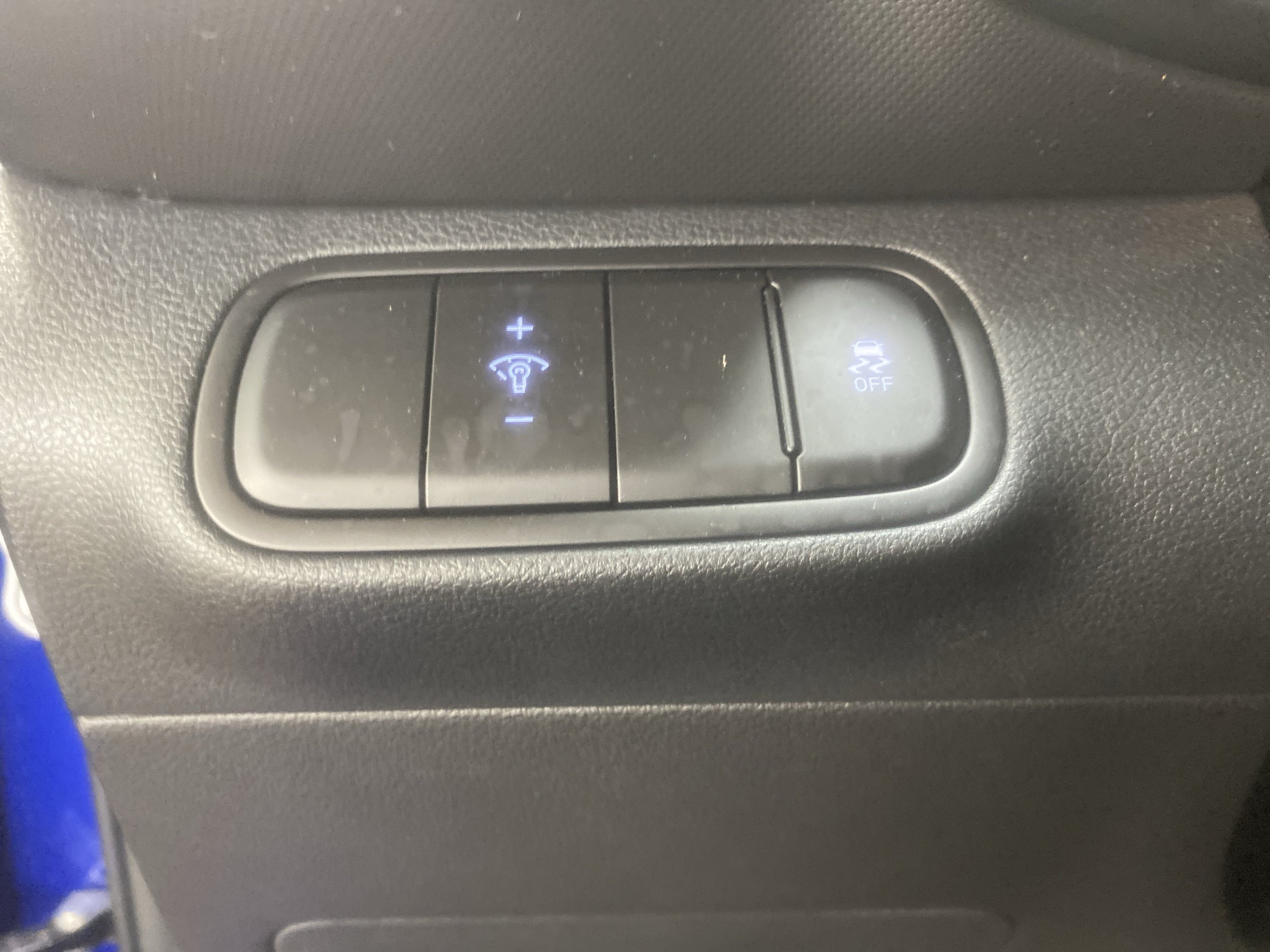Used 2025 Hyundai Venue SEL FWD image 19