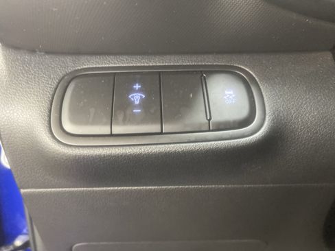 Used 2025 Hyundai Venue SEL FWD image 19