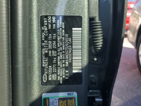 Used 2025 Hyundai Elantra Sport image 30