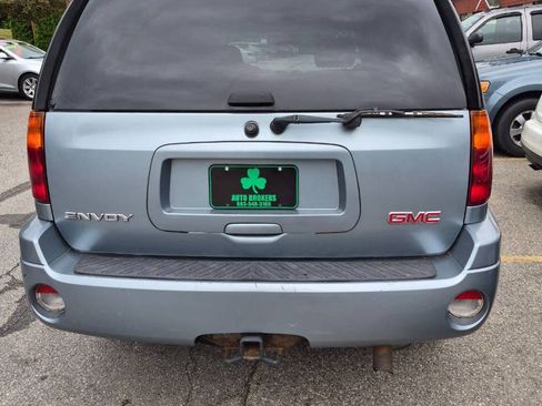 Used 2006 GMC Envoy SLT AWD/4WD image 4
