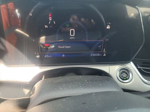 Used 2024 Chevrolet Trax LT w/ LT Convenience Package image 4