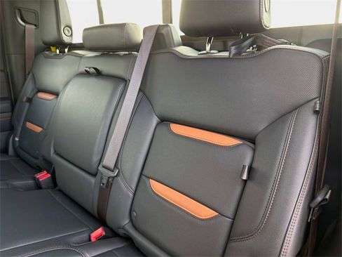 Used 2024 GMC Sierra 2500 AT4 w/ AT4 Premium Plus Package image 14