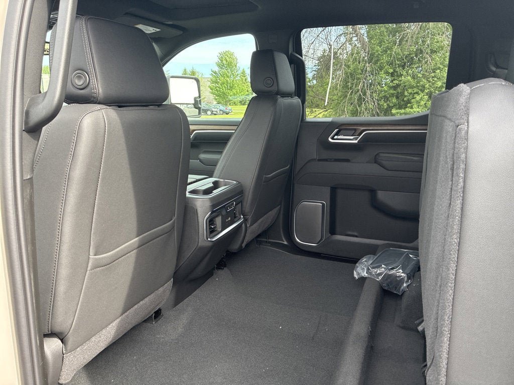 New 2026 Chevrolet Silverado 1500 High Country w/ Technology Package AWD/4WD image 39