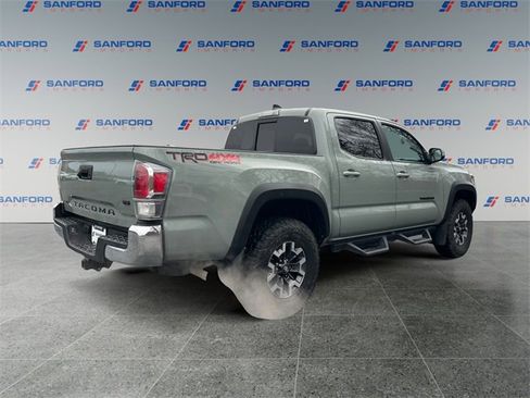 Used 2022 Toyota Tacoma TRD Off-Road image 5
