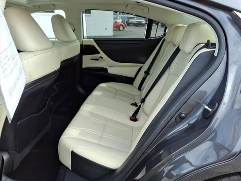 Used 2022 Lexus ES 350 Ultra Luxury w/ Accessory Package 2 image 13