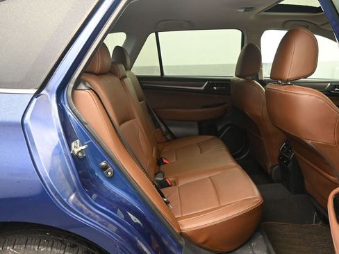 Used 2017 Subaru Outback 2.5i Touring w/ Popular Package #5A image 16