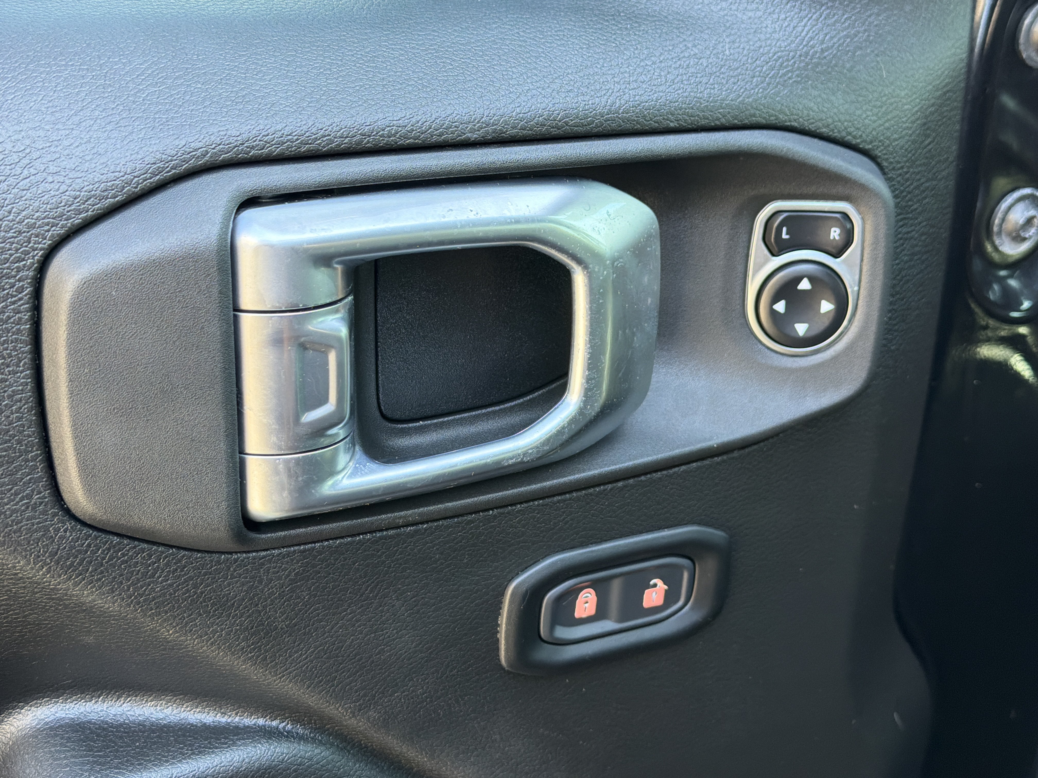 Used 2024 Jeep Wrangler Unlimited Sport AWD/4WD image 19