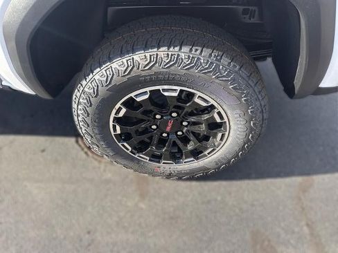 New 2026 GMC Canyon AT4 image 9