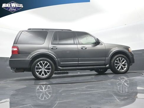 Used 2016 Ford Expedition XLT w/ Equipment Group 202A RWD image 24